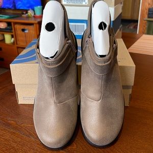 CLOUDSTEPPERS by Clarks Adjustable Strap Booties